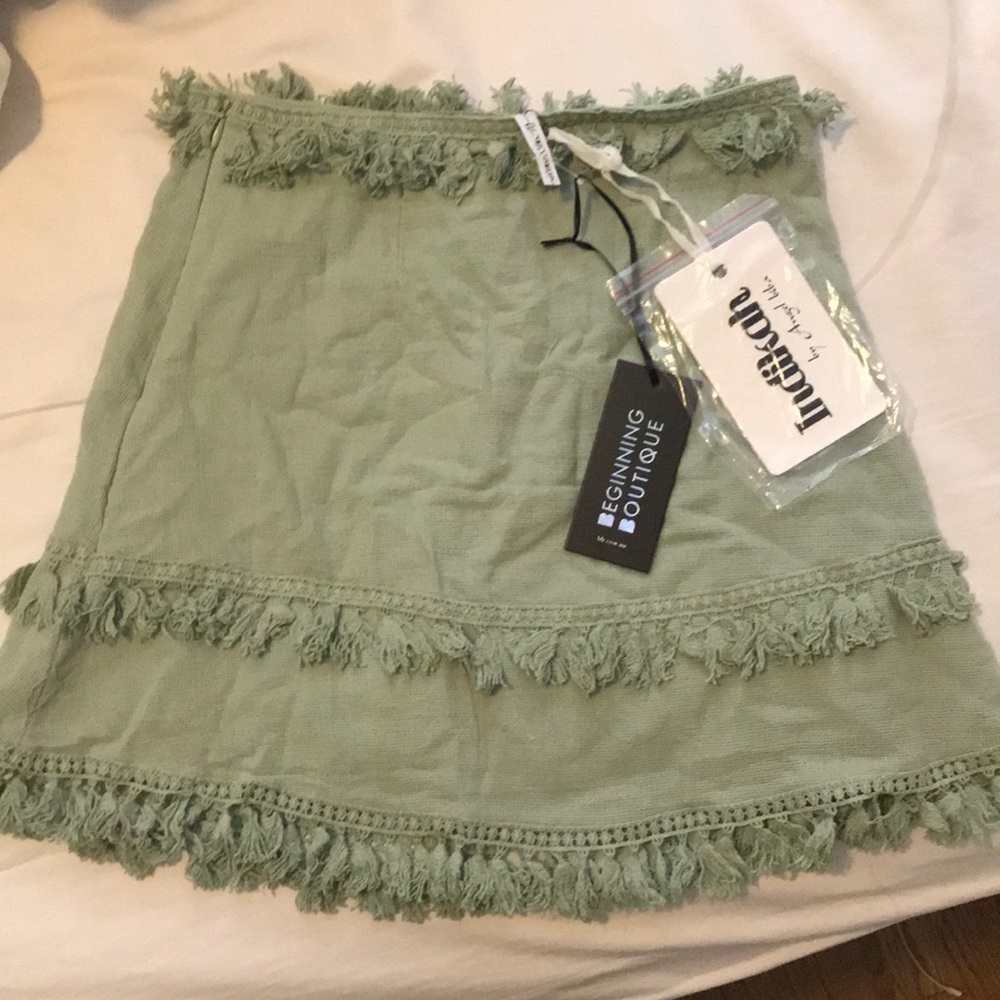 Beginning boutique us small skirt